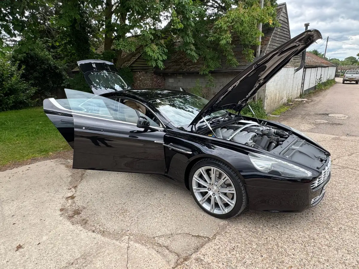 2011-aston-martin-rapide-s-v12-60-big-7