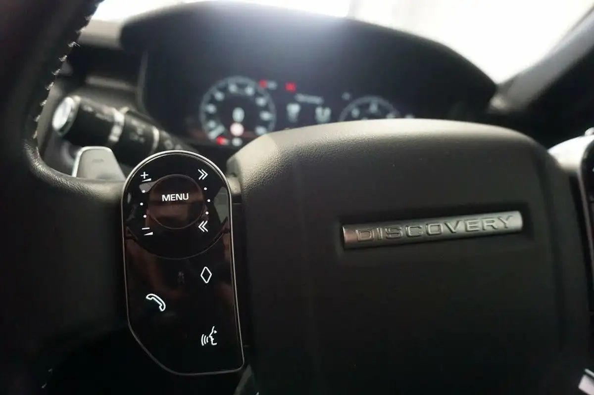 2019-land-rover-discovery-30-sd-v6-hse-luxury-big-41