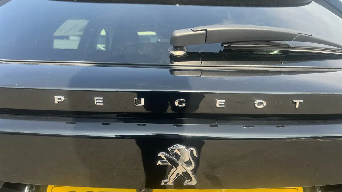 2022-peugeot-2008-suv-12-puretech-allure-premium-100bhp-big-25