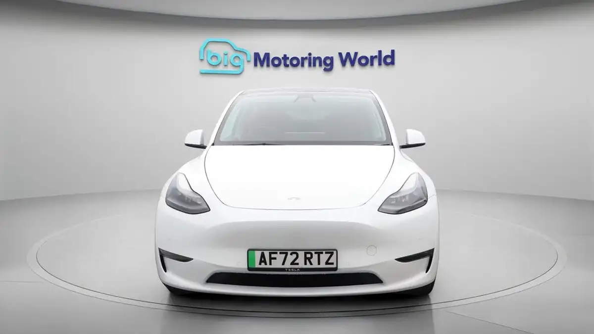 2022-tesla-model-y-e-long-range-big-2