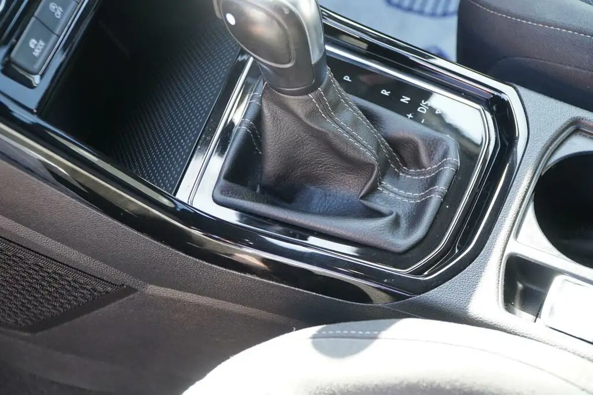 2019-volkswagen-touran-15-tsi-r-line-dsg-big-18