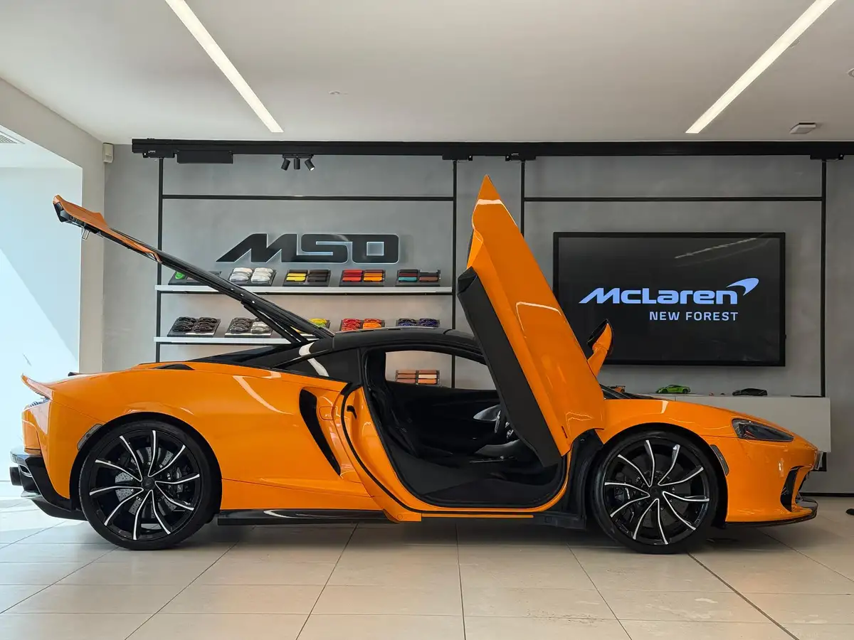 2025-mclaren-gt-40-big-8