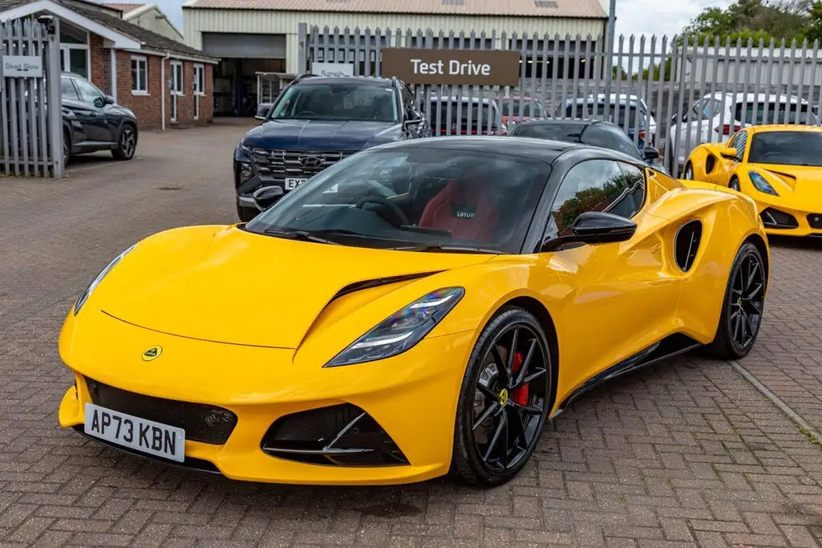 2024-lotus-emira-35-first-edition-v6-big-2