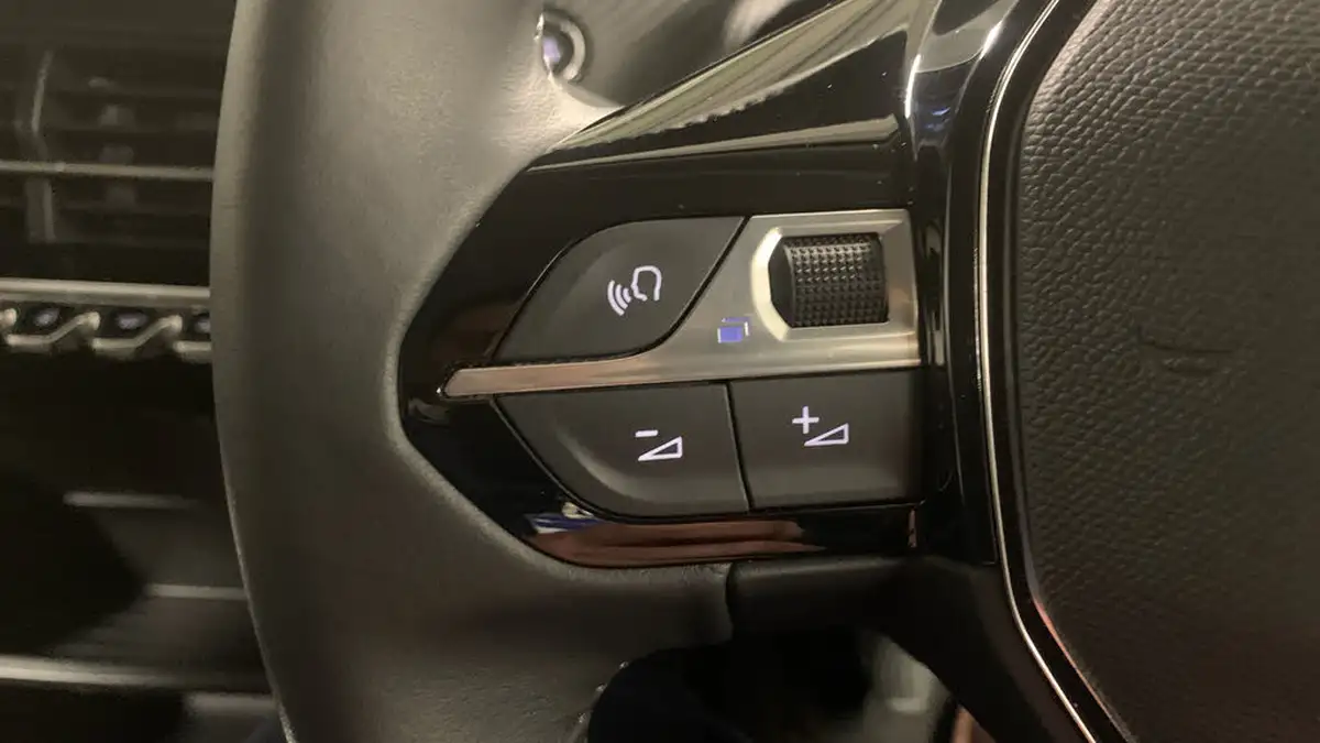2022-peugeot-2008-suv-12-puretech-active-premium-big-22
