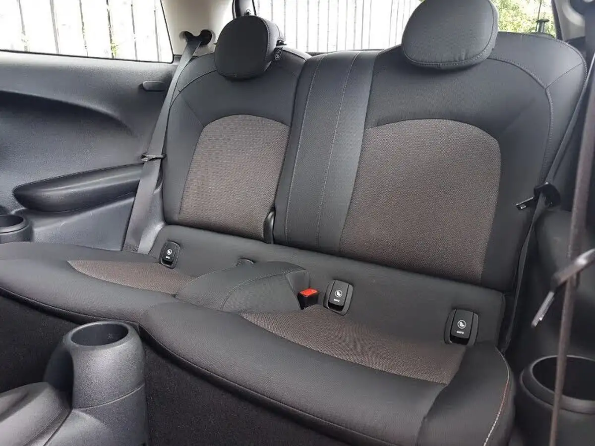 2019-mini-cooper-15-cooper-classic-hatchback-3d-big-5