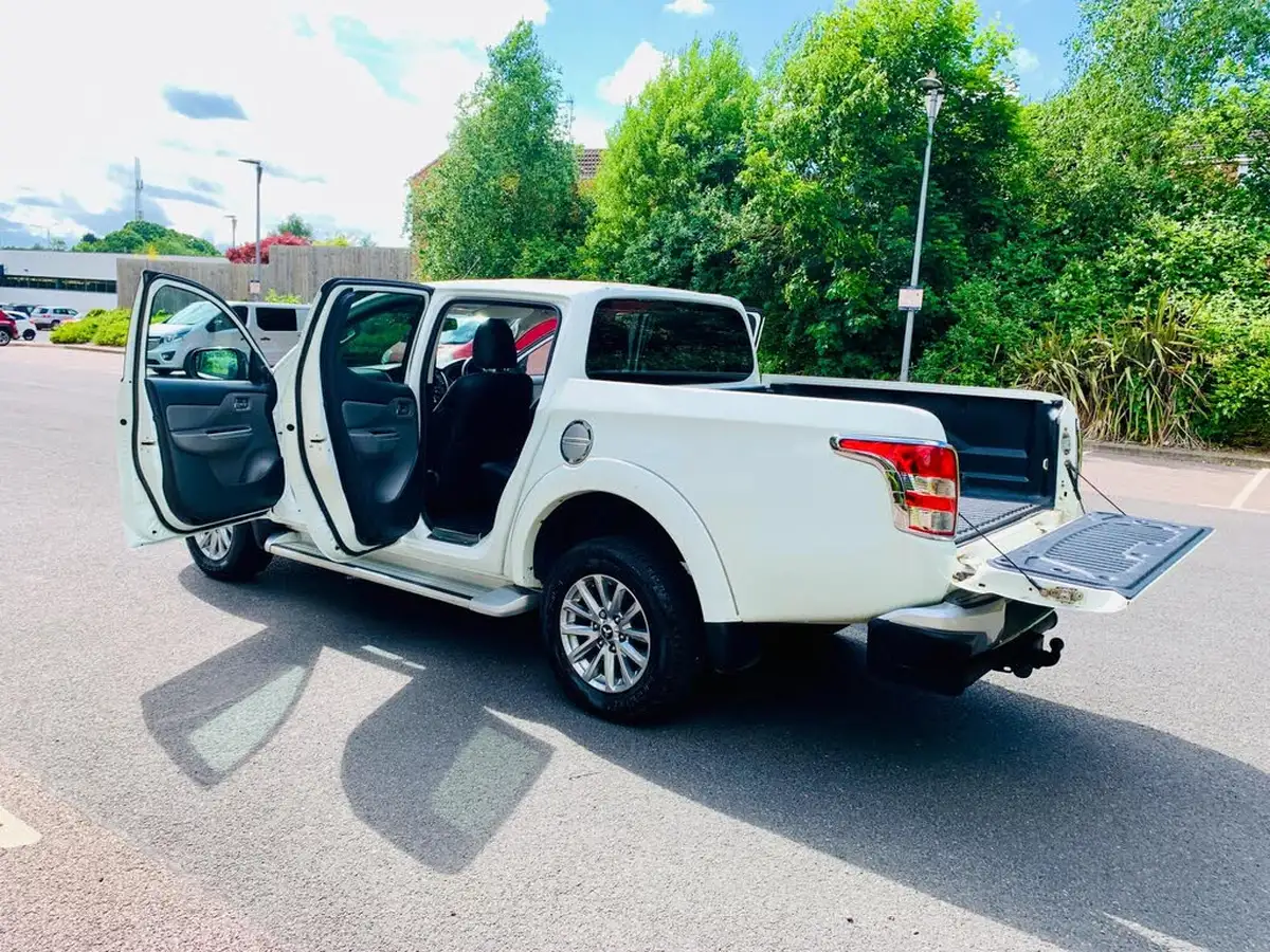 2019-mitsubishi-l200-24di-d-barbarian-eu6-big-47