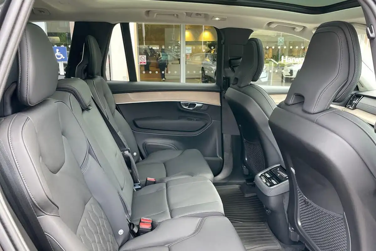 2025-volvo-xc90-20-b5-plus-big-24