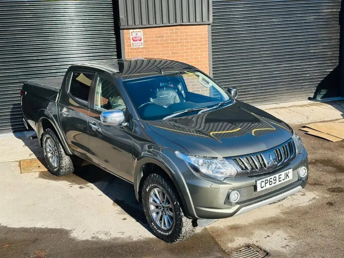 2019-mitsubishi-l200-24di-d-barbarian-eu6-big-34