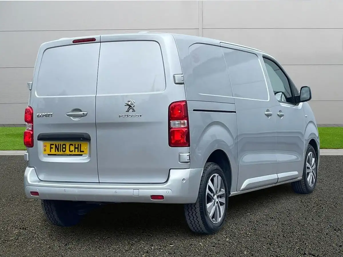 2018-peugeot-expert-20-bluehdi-professional-standard-1400-panel-big-6