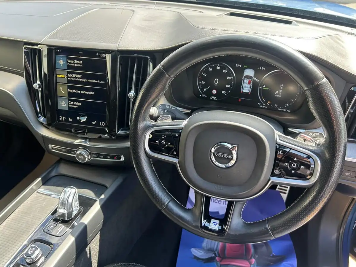2017-volvo-xc60-20-t8-r-design-pro-big-6