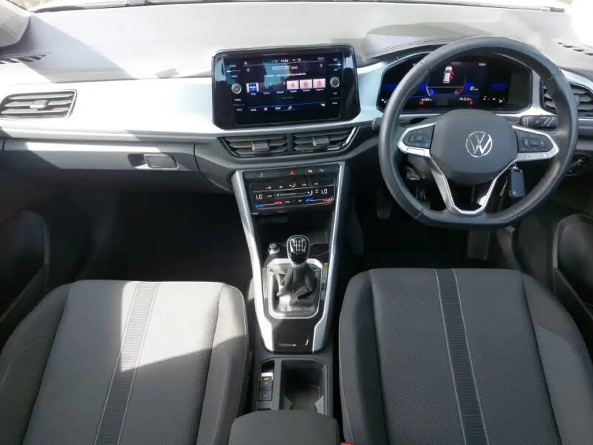 2022-volkswagen-t-roc-15-tsi-life-big-2