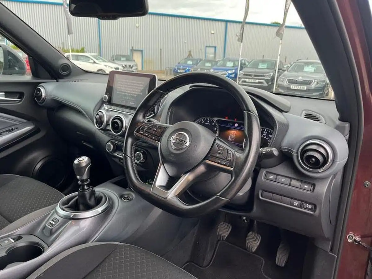2022-nissan-juke-10-dig-t-n-connecta-big-9