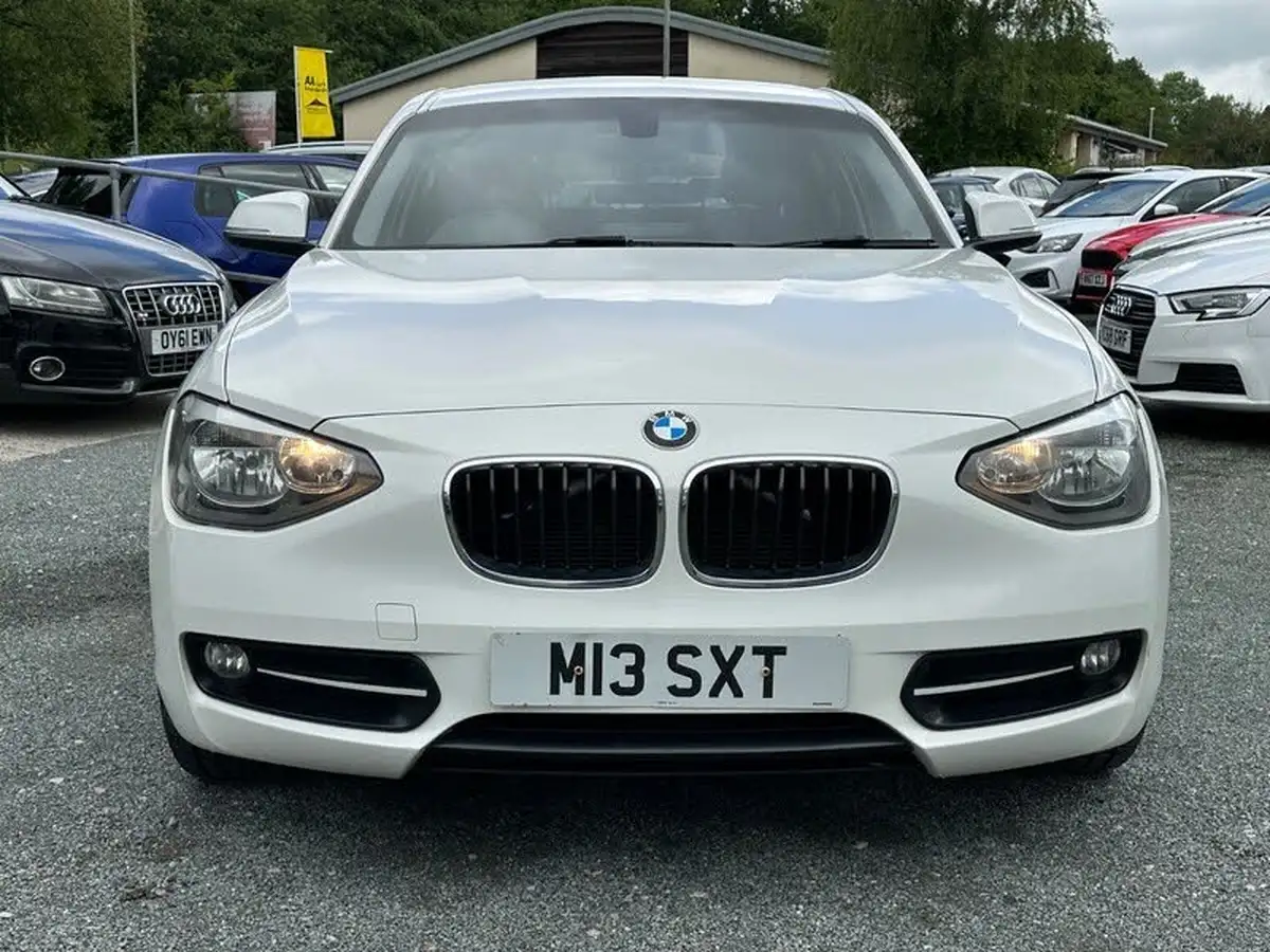 2014-bmw-1-series-20td-116d-sport-116bhp-ss-sports-hatch-5d-big-36