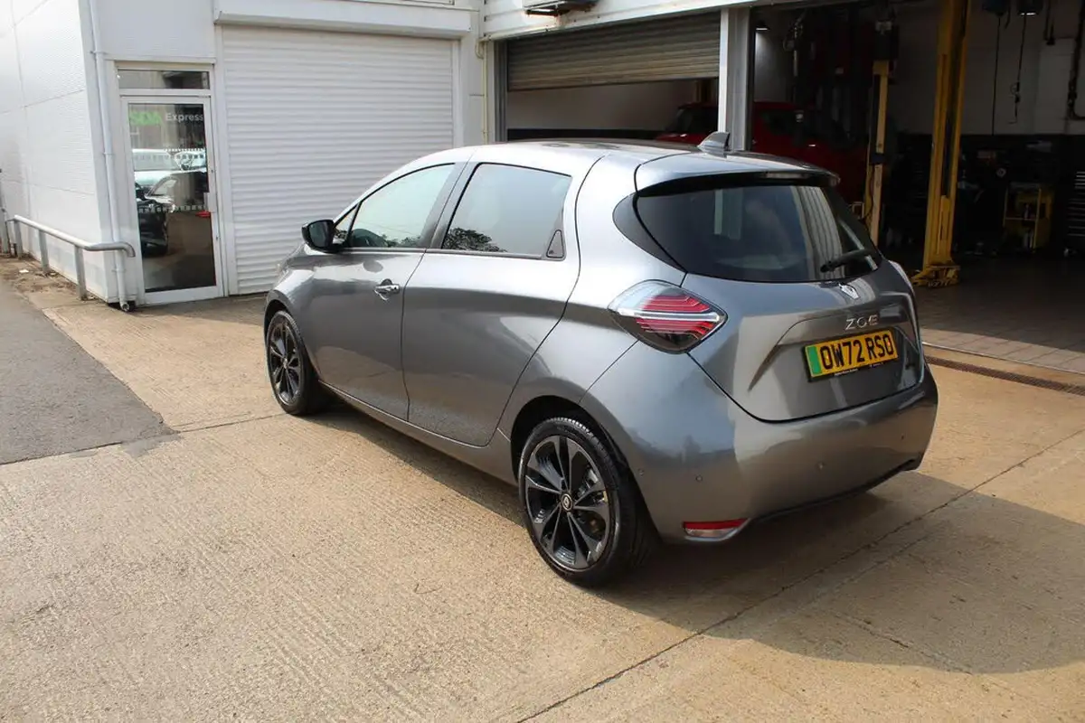 2022-renault-zoe-e-iconic-135ps-r135ze50-boost-charge-big-5