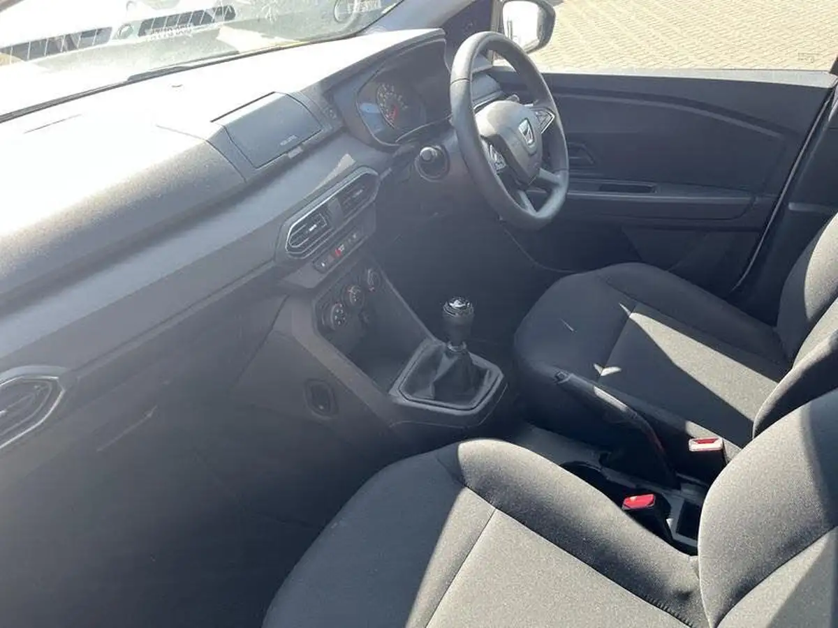 2022-dacia-sandero-10-sce-essential-big-14