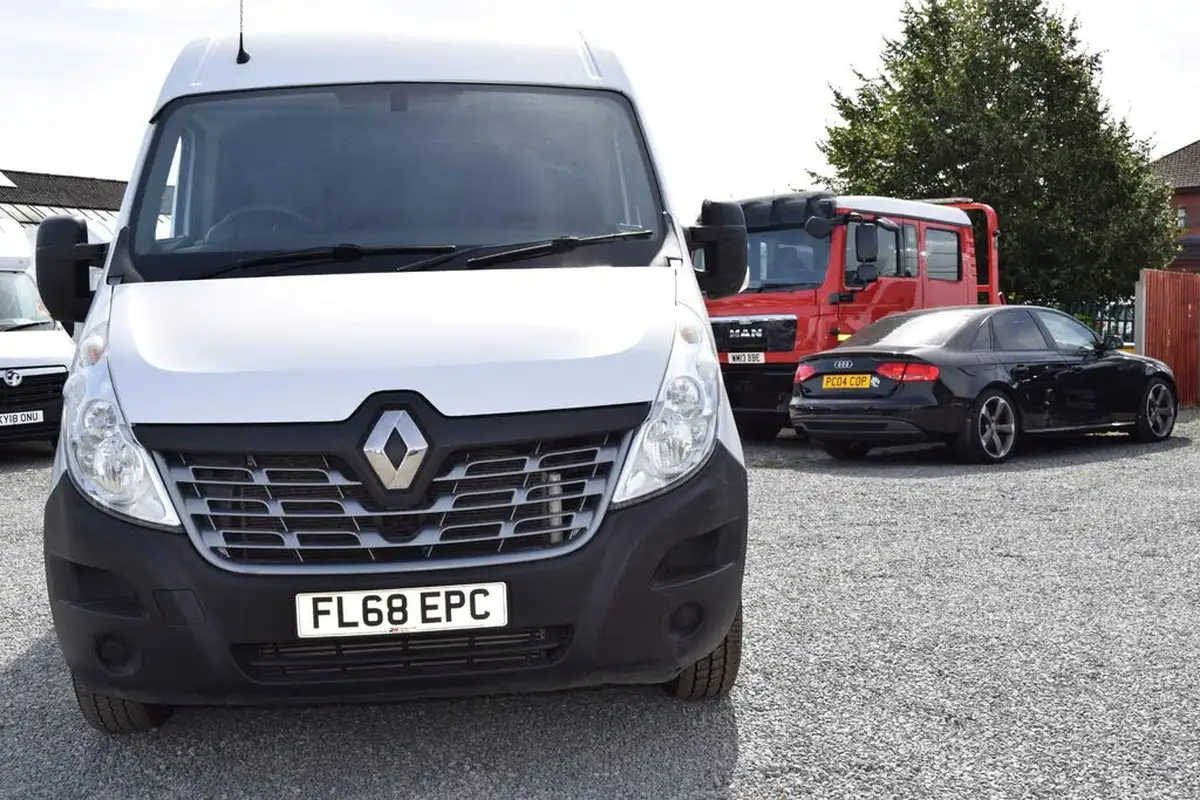 2018-renault-master-23dci-lm35-130-business-medium-roof-panel-van-big-1