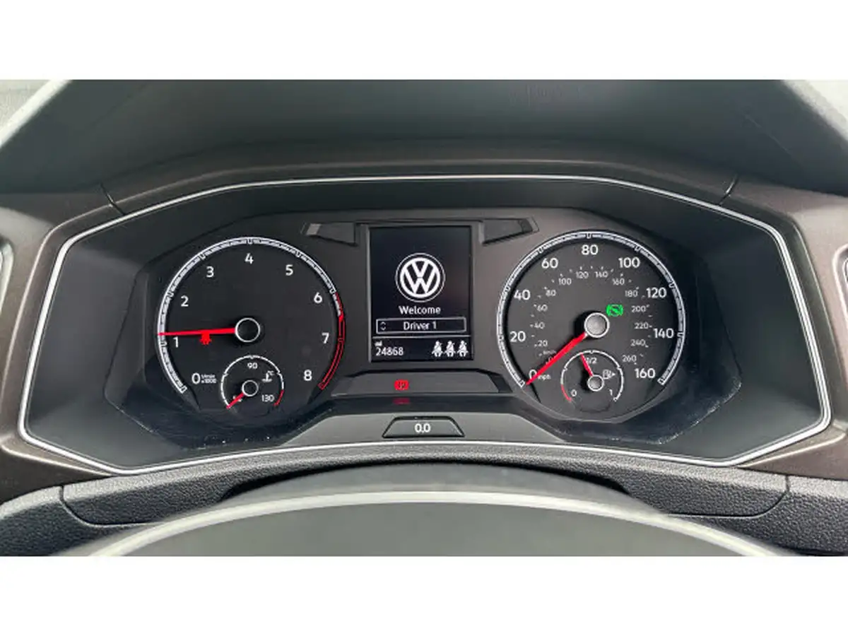 2019-volkswagen-t-roc-15-tsi-se-dsg-big-17