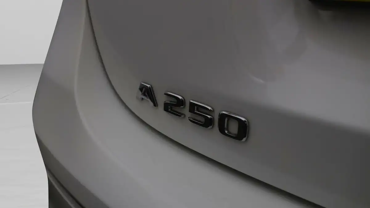 2020-mercedes-benz-a-class-20-a250-amg-line-executive-hatchback-5d-big-21