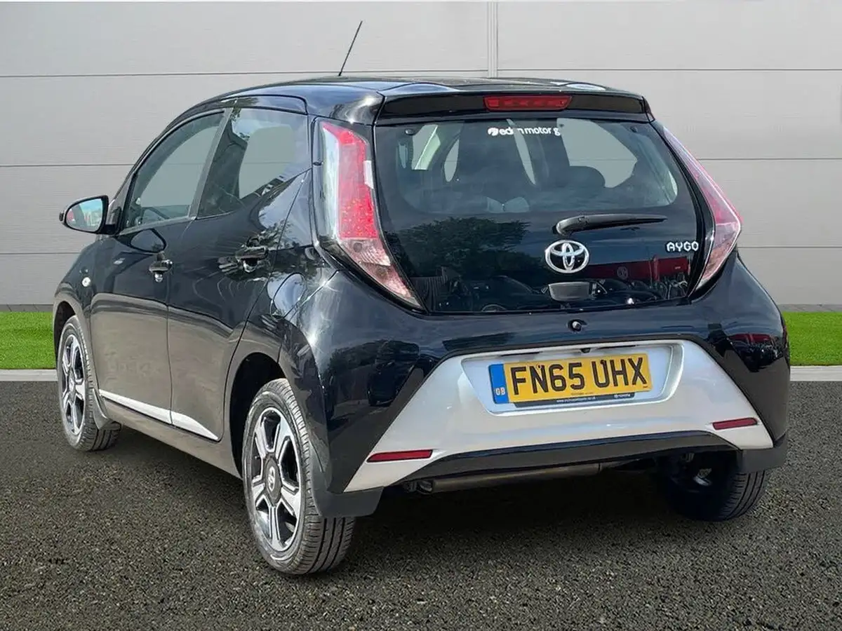 2015-toyota-aygo-10-vvt-i-x-clusiv-5d-big-4