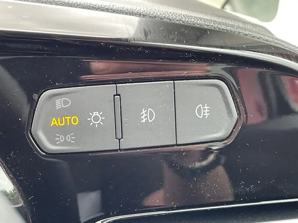 2023-ford-tourneo-connect-20-titanium-big-32