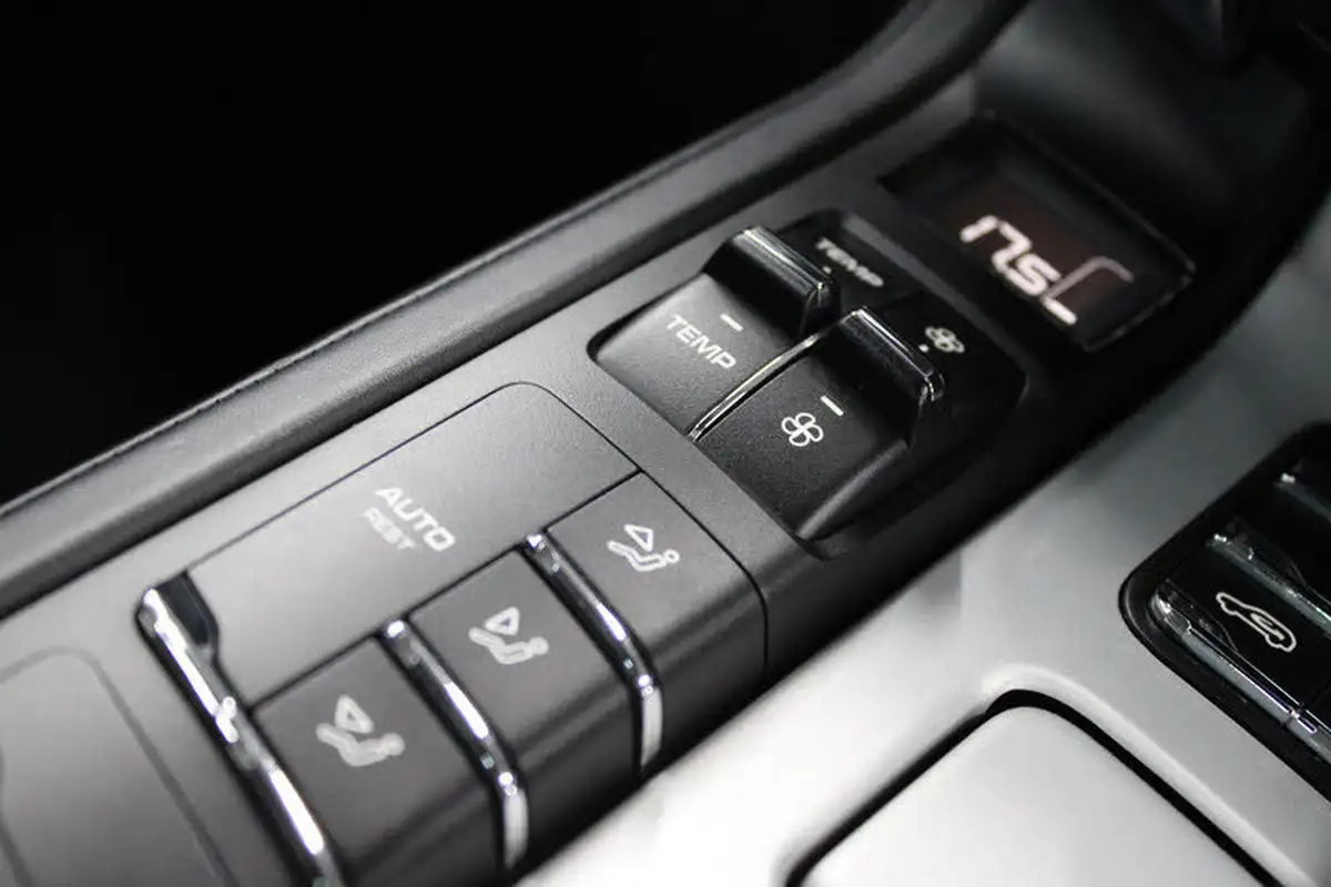 2016-porsche-cayenne-30td-big-14