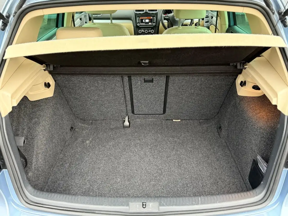 2011-volkswagen-golf-14-gt-tsi-160ps-hatchback-5d-dsg-big-10