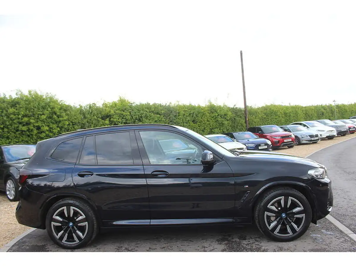 2022-bmw-ix3-e-m-sport-big-5