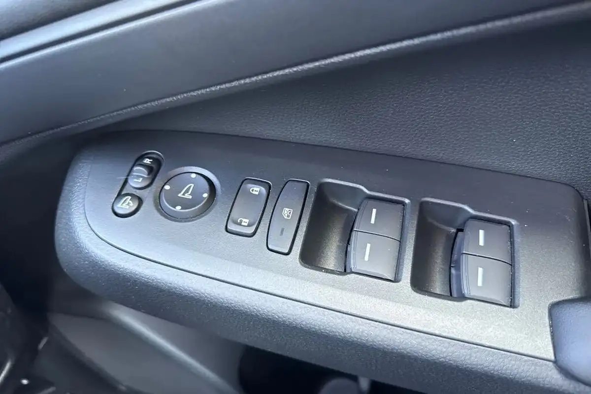 2023-honda-hr-v-15-i-mmd-elegance-big-23