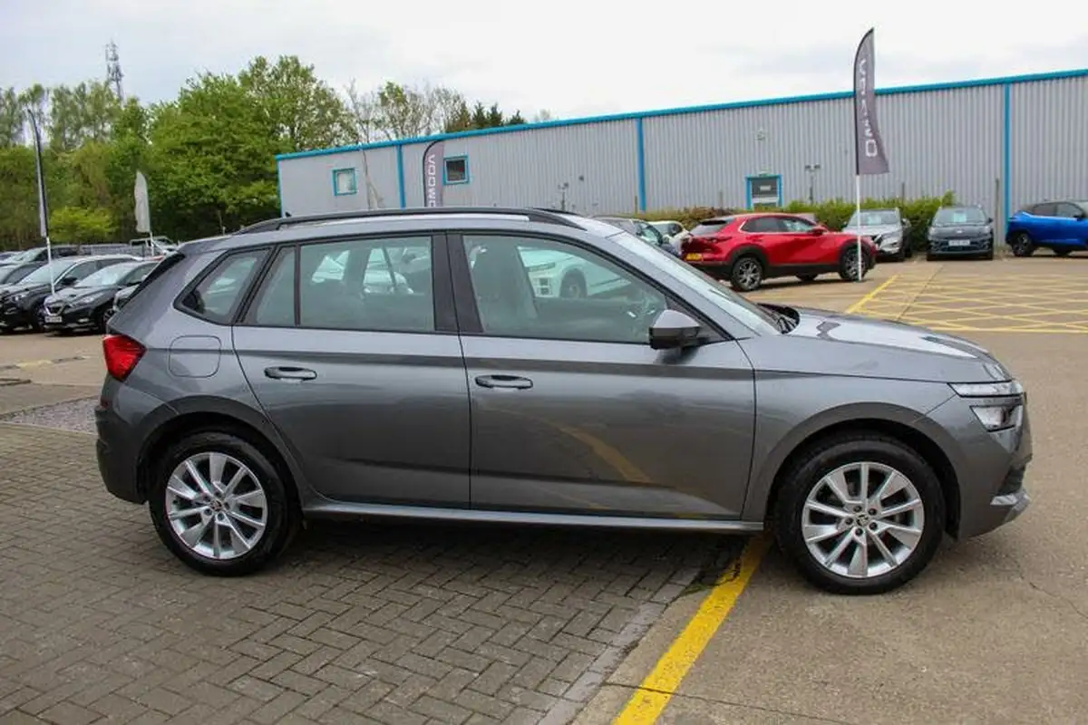 2023-skoda-kamiq-10-tsi-se-109ps-big-11