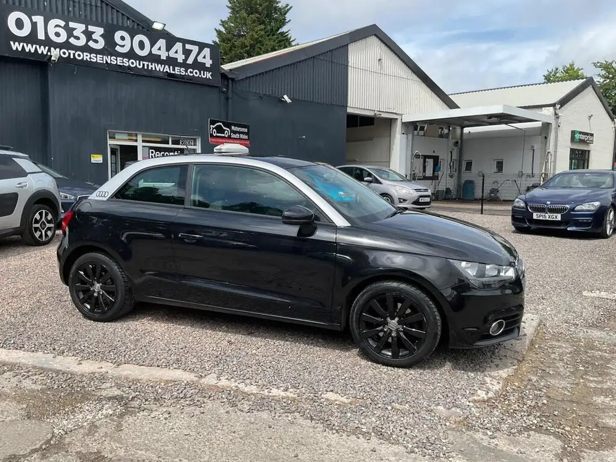 2011-audi-a1-14-sport-tfsi-hatchback-3d-big-53