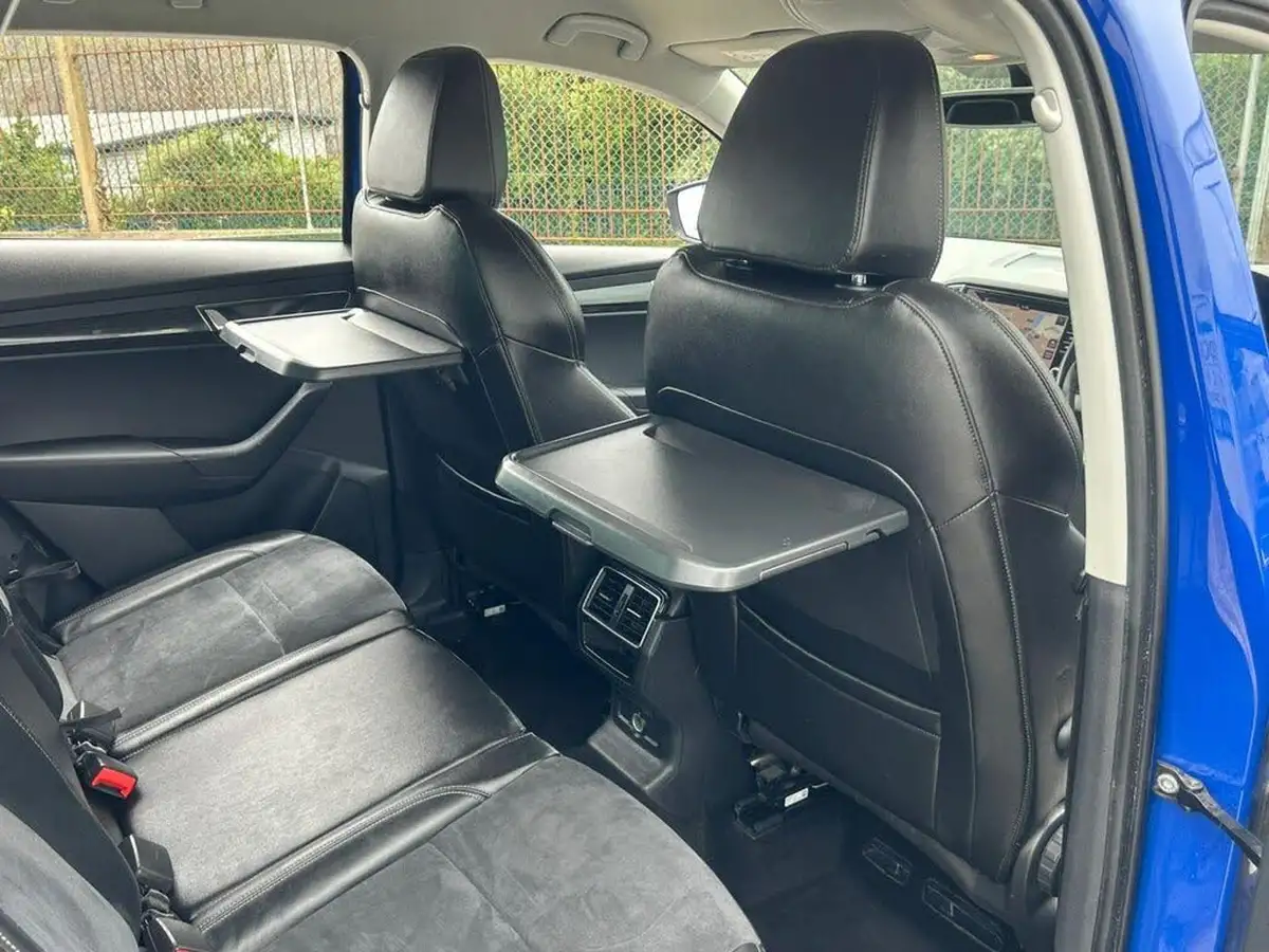2018-skoda-karoq-20tdi-scr-se-l-dsg-big-14