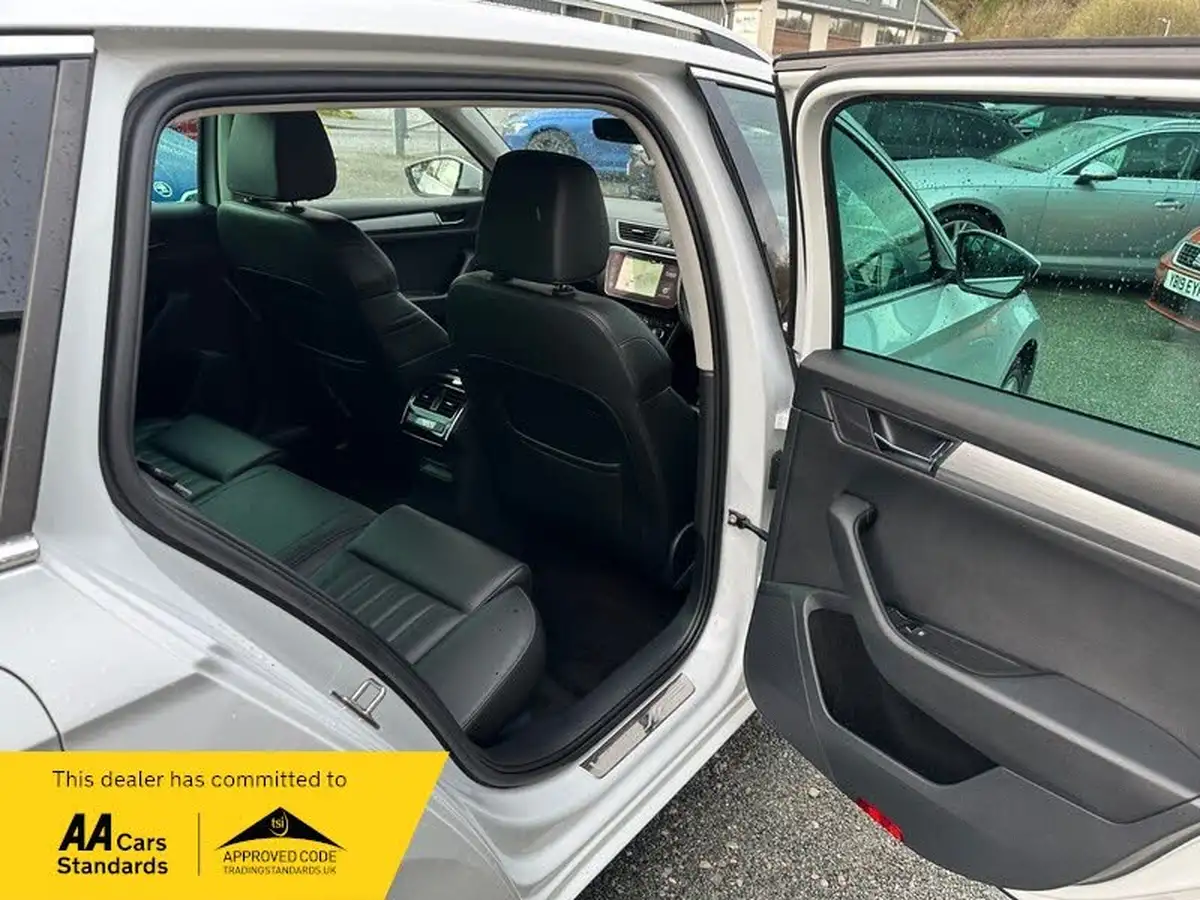 2018-skoda-superb-20tdi-scr-se-l-executive-150ps-estate-dsg-big-16