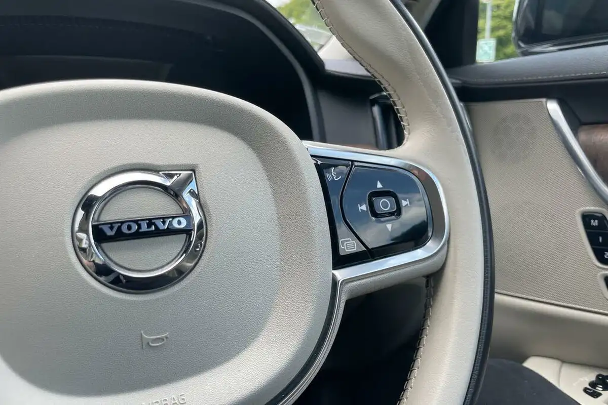 2022-volvo-s90-20-t8-inscription-455bhp-big-35