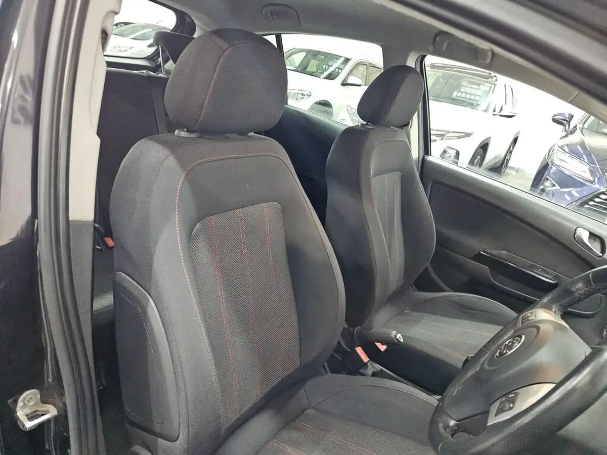 2010-vauxhall-corsa-12-sxi-85ps-ac-5d-big-12