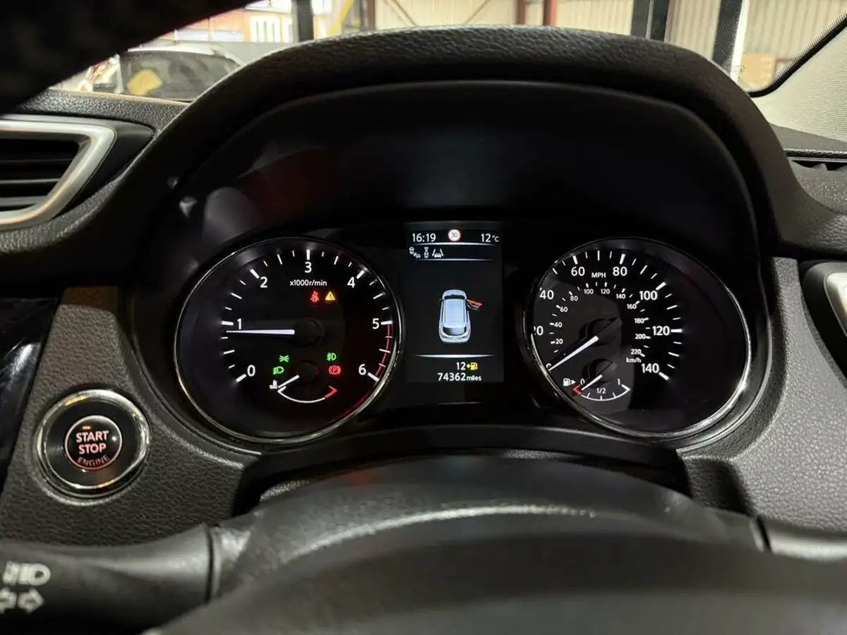 2017-nissan-qashqai-15dci-tekna-big-31