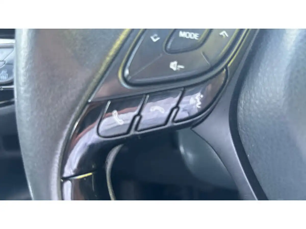2022-toyota-c-hr-18-vvt-i-icon-big-30