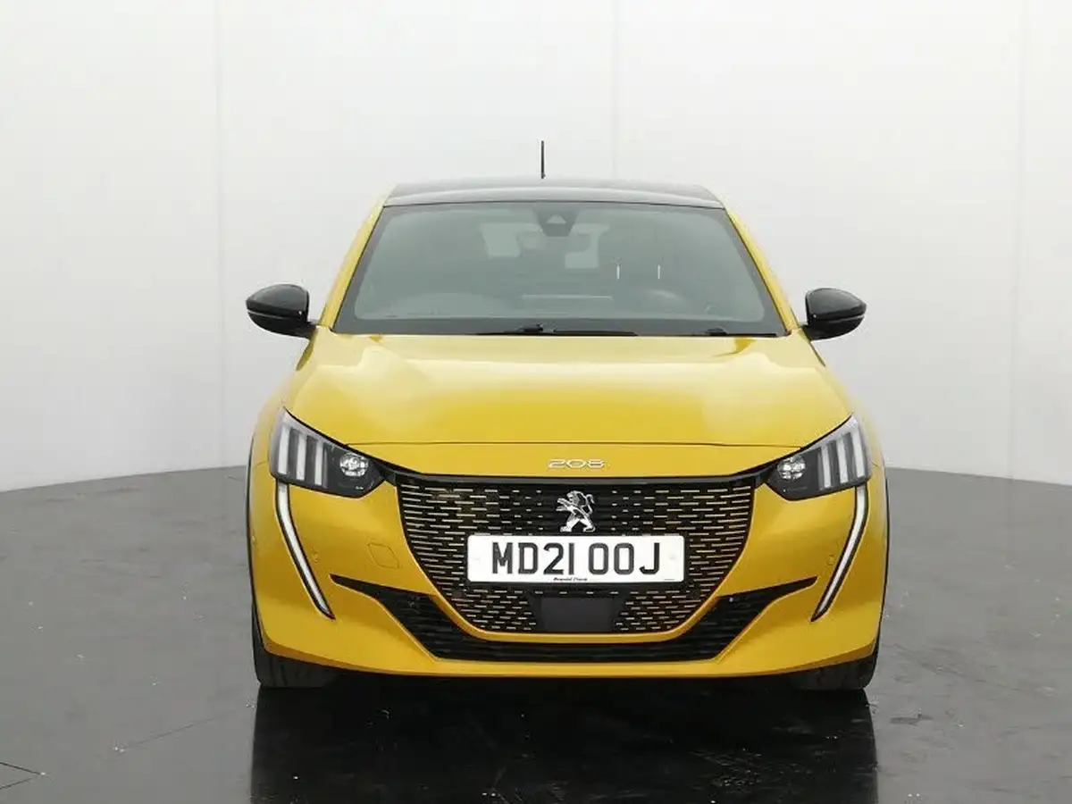 2021-peugeot-208-e-gt-premium-big-18