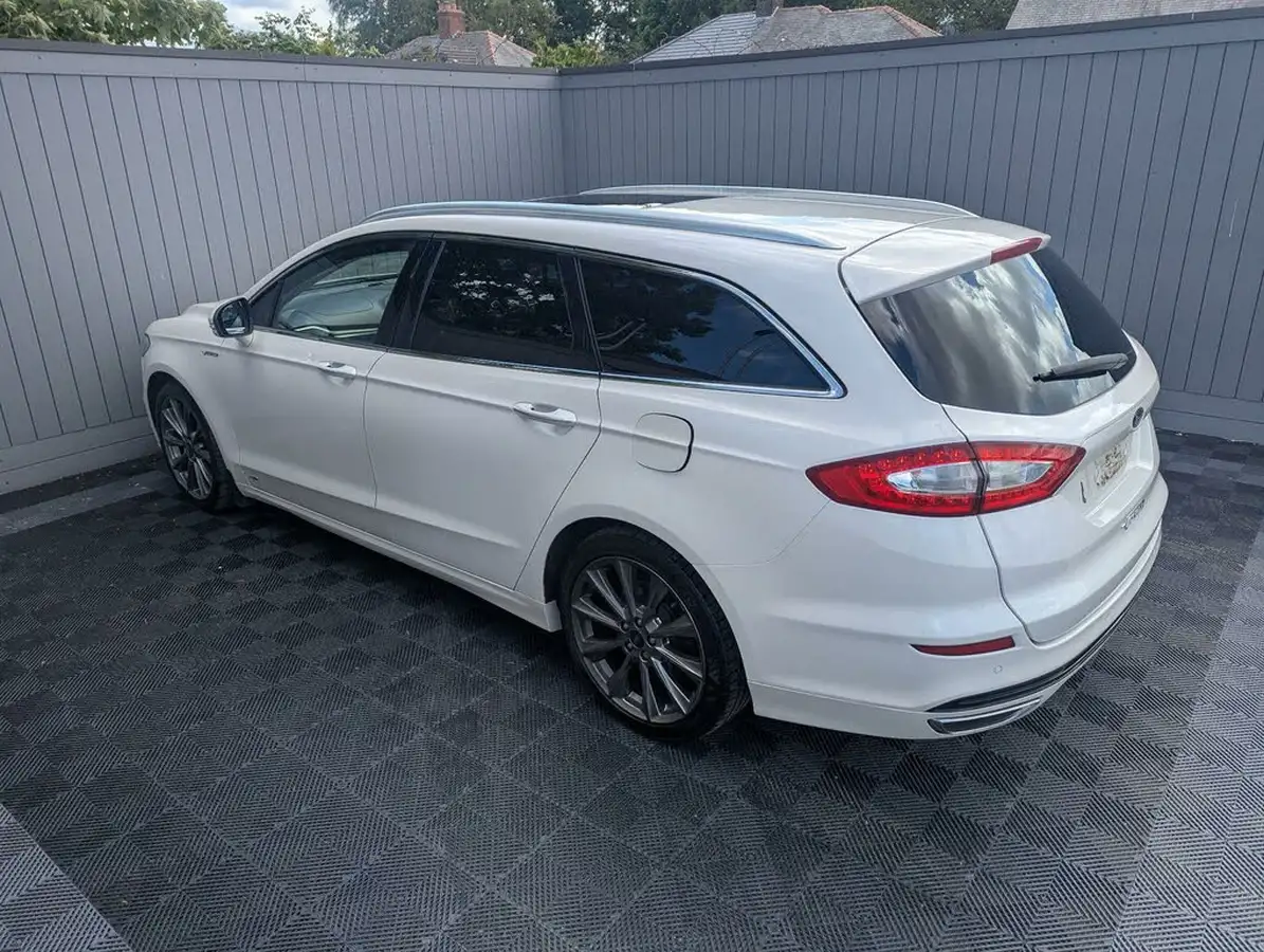 2017-ford-mondeo-20t-vignale-estate-5d-big-45