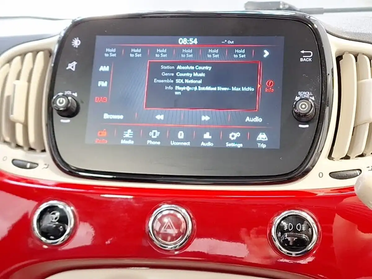 2022-fiat-500-10-dolcevita-big-13