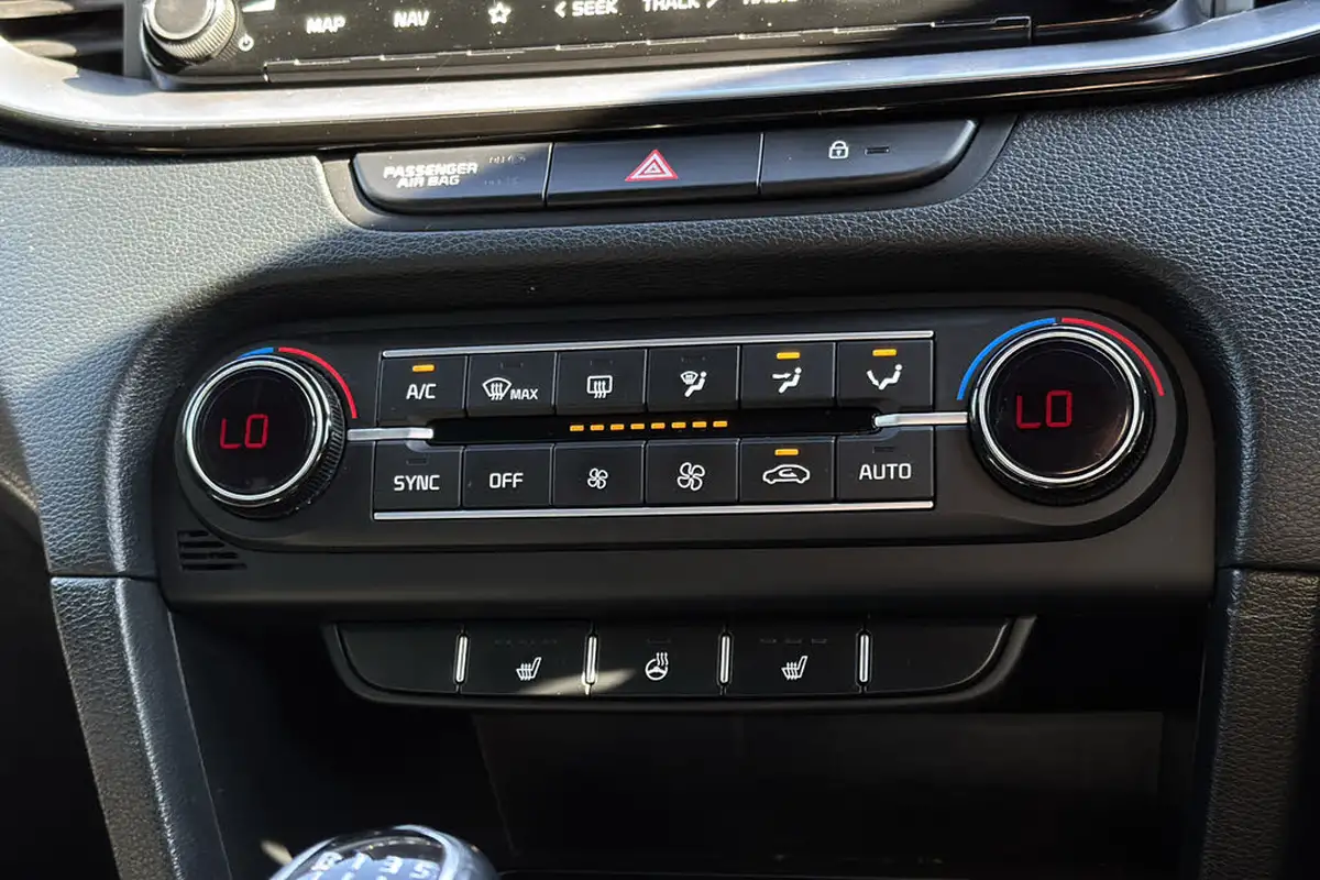 2021-kia-ceed-15-t-gdi-gt-line-big-14