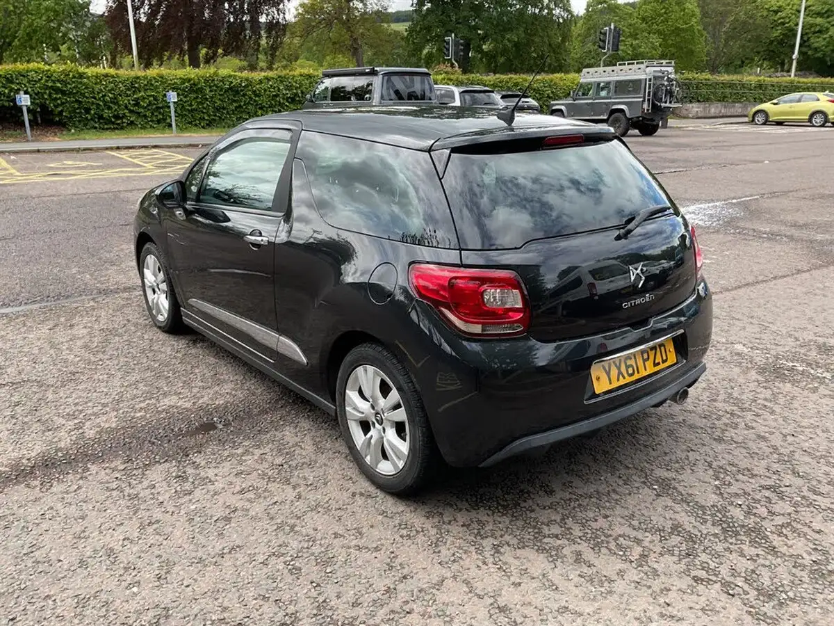 2011-citroen-ds3-16-dstyle-big-3