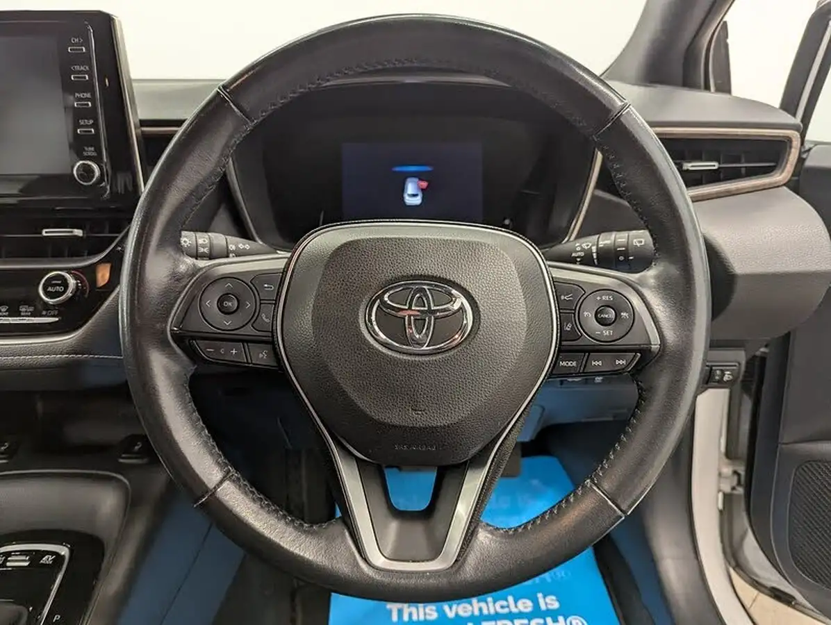 2021-toyota-corolla-18-vvt-i-trek-big-24