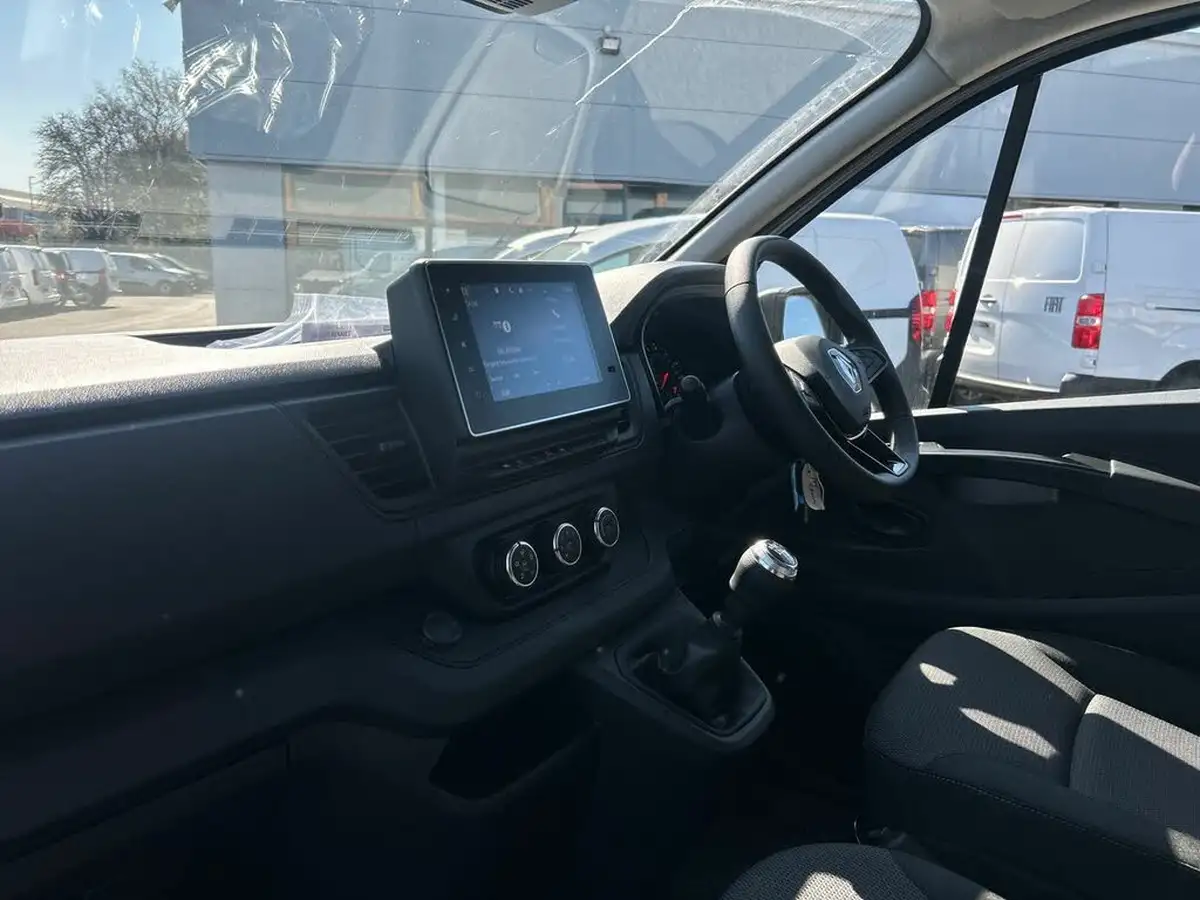 2025-renault-trafic-20dci-ll30-130-advance-panel-big-6