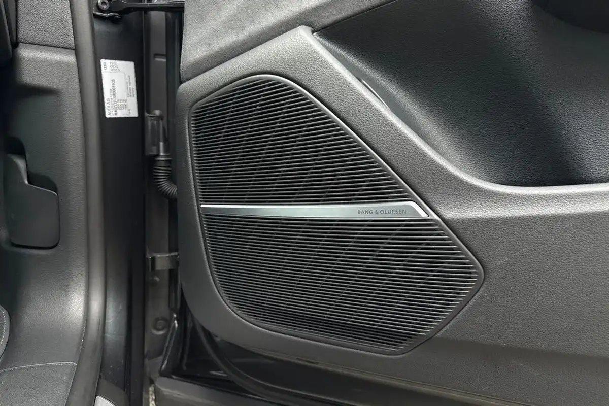2024-audi-q8-30-55-tfsi-launch-edition-big-26