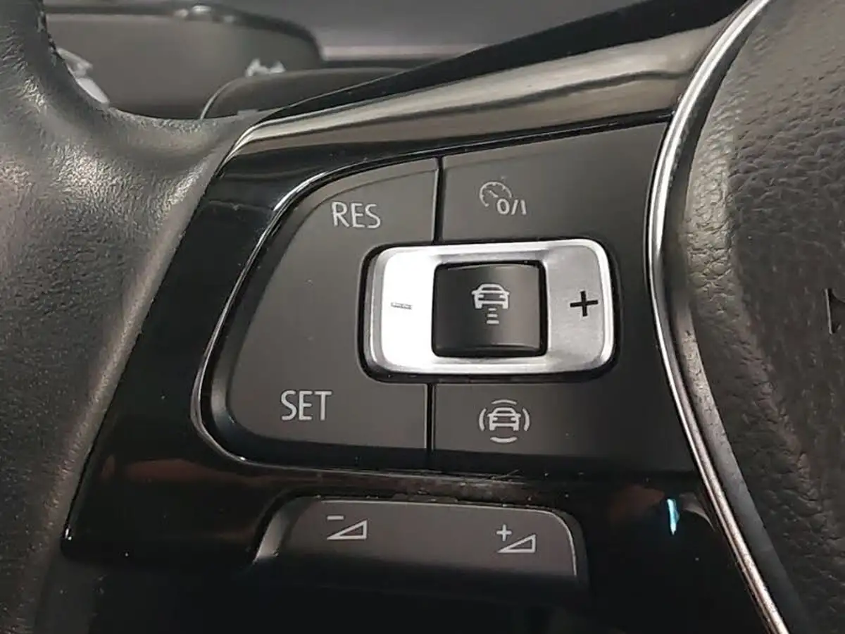 2018-volkswagen-tiguan-20tdi-se-navigation-150ps-scr-4motion-dsg-big-11