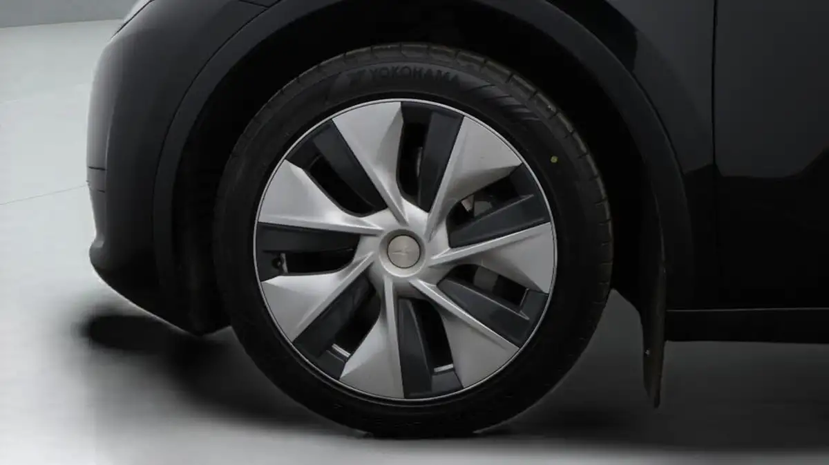 2022-tesla-model-y-e-rwd-big-18
