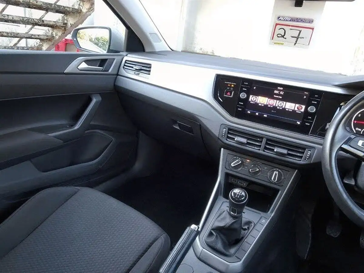 2018-volkswagen-polo-10-tsi-se-big-28
