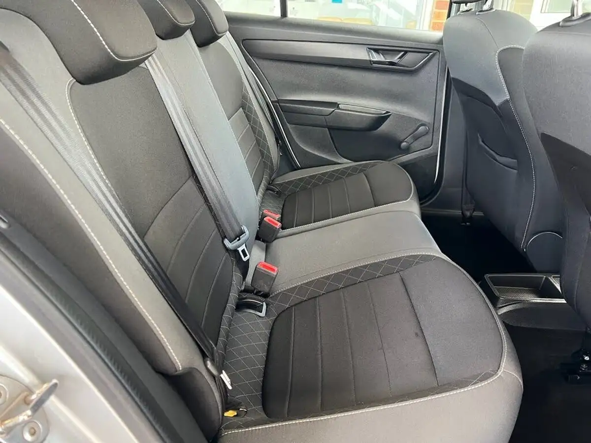 2021-skoda-fabia-10-tsi-se-95ps-estate-big-13