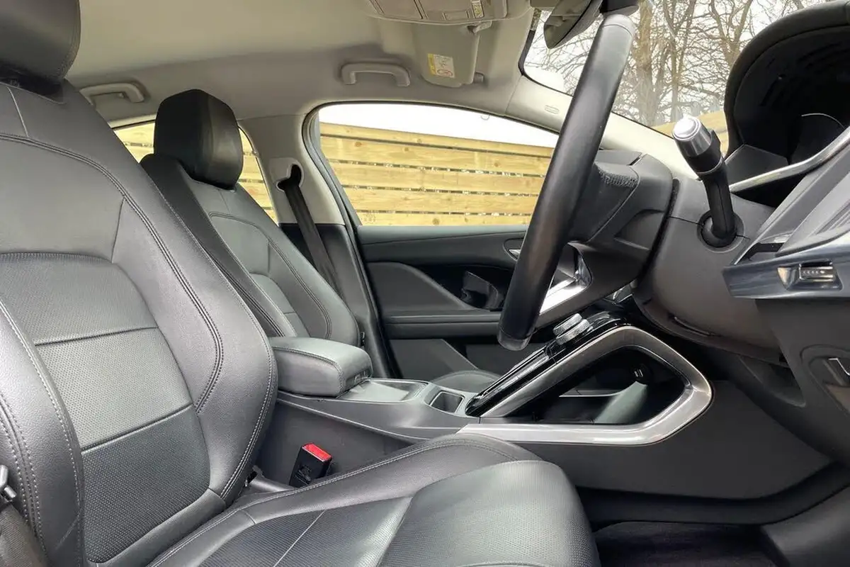 2020-jaguar-i-pace-ev400-s-big-25