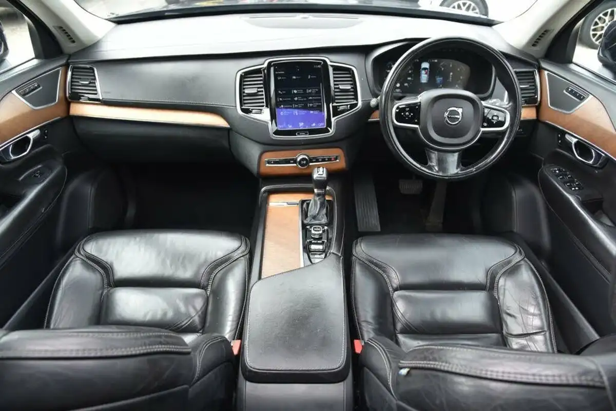 2016-volvo-xc90-20td-d5-inscription-big-1